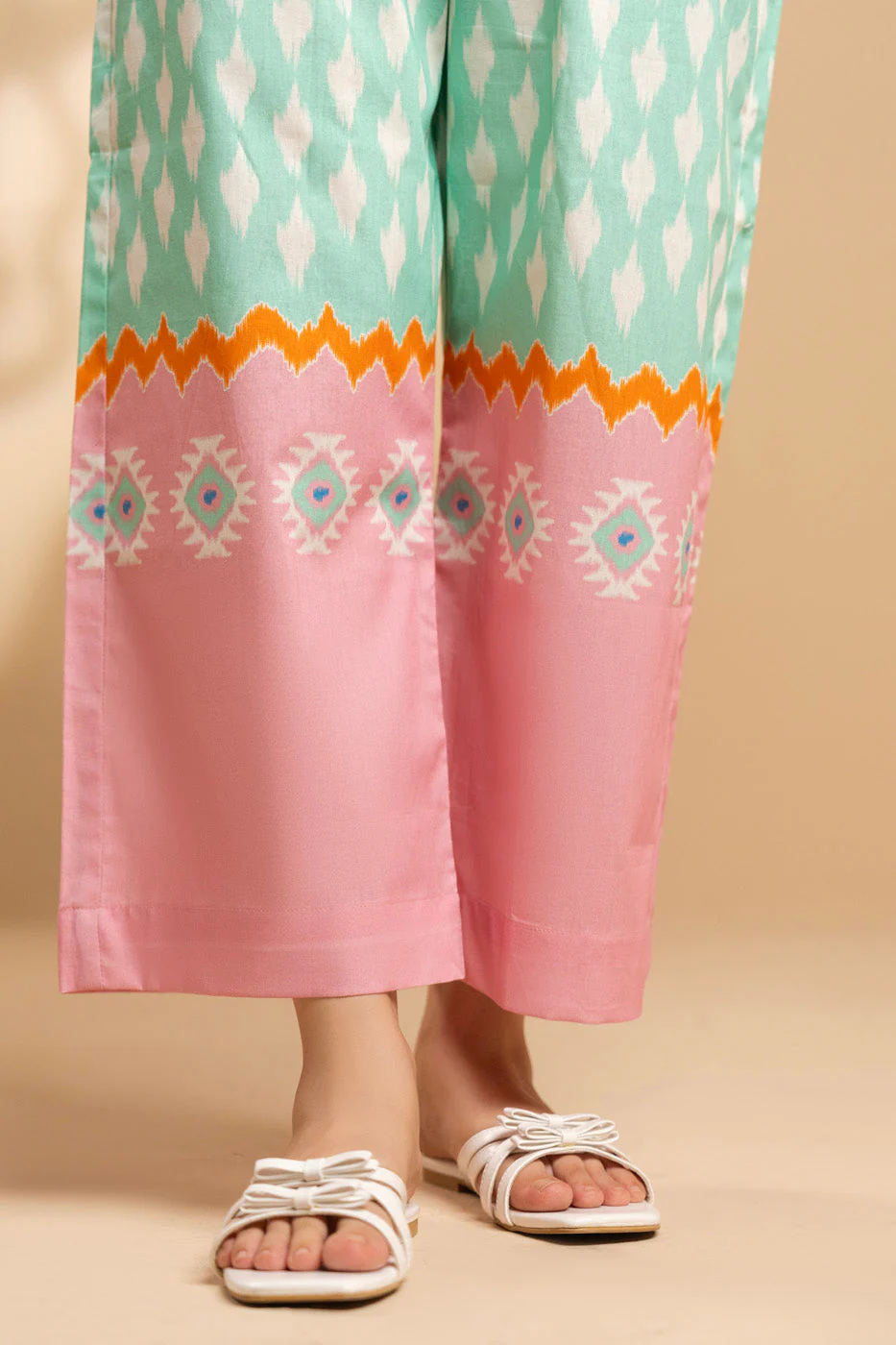 WOMEN SALE